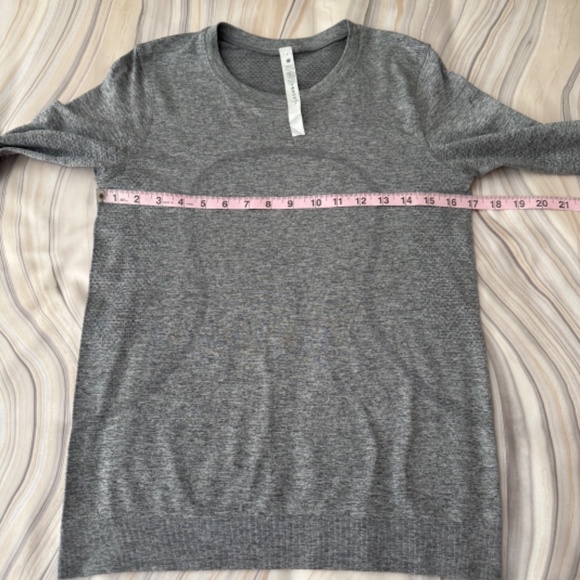Lululemon Swiftly Tech Long Sleeve (Breeze) *Relaxed Fit Heathered Gray Size 4 - Picture 12 of 13